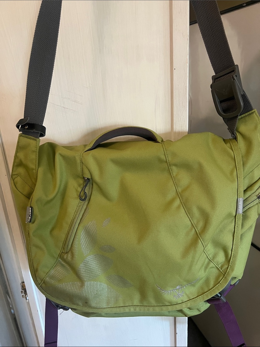 Osprey flap Jill  courier Green Messenger Bag